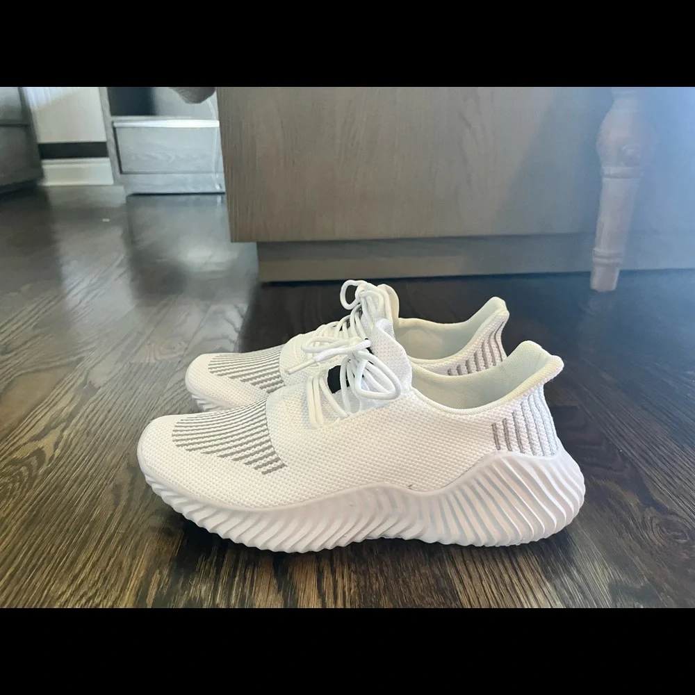 MLO | Shoes | Mlo White Shoes | Poshmark display picture 2